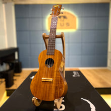 Load image into Gallery viewer, 【日本製】 Famous by KIWAYA FC-5G Laminated Hawaiian KOA 夏威夷相思木三片原木合板 23" Ukulele