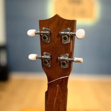 Load image into Gallery viewer, 【日本製】 Famous by KIWAYA FC-5G Laminated Hawaiian KOA 夏威夷相思木三片原木合板 23" Ukulele