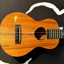 Load image into Gallery viewer, KoAloha All Solid Hawaiian KOA 23" Concert 夏威夷相思木全實木 Concert Ukulele
