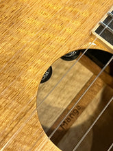 Load image into Gallery viewer, 【預售】L. Luthier Manga Solid Mango Wood w/ pick up 芒果木全實木 26" Ukulele