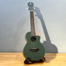 將圖片載入圖庫檢視器 aNueNue 彩色 UC10 23吋雲杉面實木Ukulele - 森林綠 Black Forest