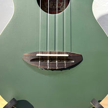 將圖片載入圖庫檢視器 aNueNue 彩色 UC10 23吋雲杉面實木Ukulele - 森林綠 Black Forest