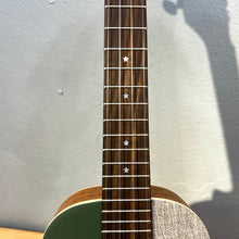 將圖片載入圖庫檢視器 aNueNue 彩色 UC10 23吋雲杉面實木Ukulele - 森林綠 Black Forest