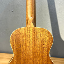 將圖片載入圖庫檢視器 aNueNue 彩色 UC10 23吋雲杉面實木Ukulele - 森林綠 Black Forest