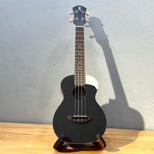 將圖片載入圖庫檢視器 aNueNue 彩色 UC10 23吋雲杉面實木Ukulele - 暗夜黑 Black Beauty