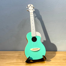 將圖片載入圖庫檢視器 【預售】aNueNue 彩色 UC10 23吋雲杉面實木Ukulele - 冰綠色 Ice Green