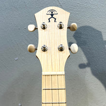 將圖片載入圖庫檢視器 【預售】aNueNue 彩色 UC10 23吋雲杉面實木Ukulele - 冰綠色 Ice Green