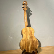 Load image into Gallery viewer, 【預售】ACE A65X - 26吋虎紋泰國相思木全實木Ukulele