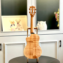 Load image into Gallery viewer, 【預售】BIG ISLAND KSA-CTG High-grade Curly Solid Koa Ukulele 23"