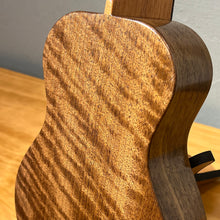 將圖片載入圖庫檢視器 【預售】100% Handmade Oulcraft Walnut 23" Concert Ukulele