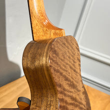 將圖片載入圖庫檢視器 【預售】100% Handmade Oulcraft Walnut 23" Concert Ukulele