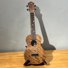 將圖片載入圖庫檢視器 【預售】100% Handmade Oulcraft Walnut 23" Concert Ukulele