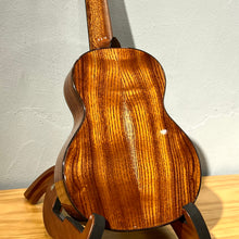 將圖片載入圖庫檢視器 ACE CC3 - 23吋香椿木全實木Ukulele
