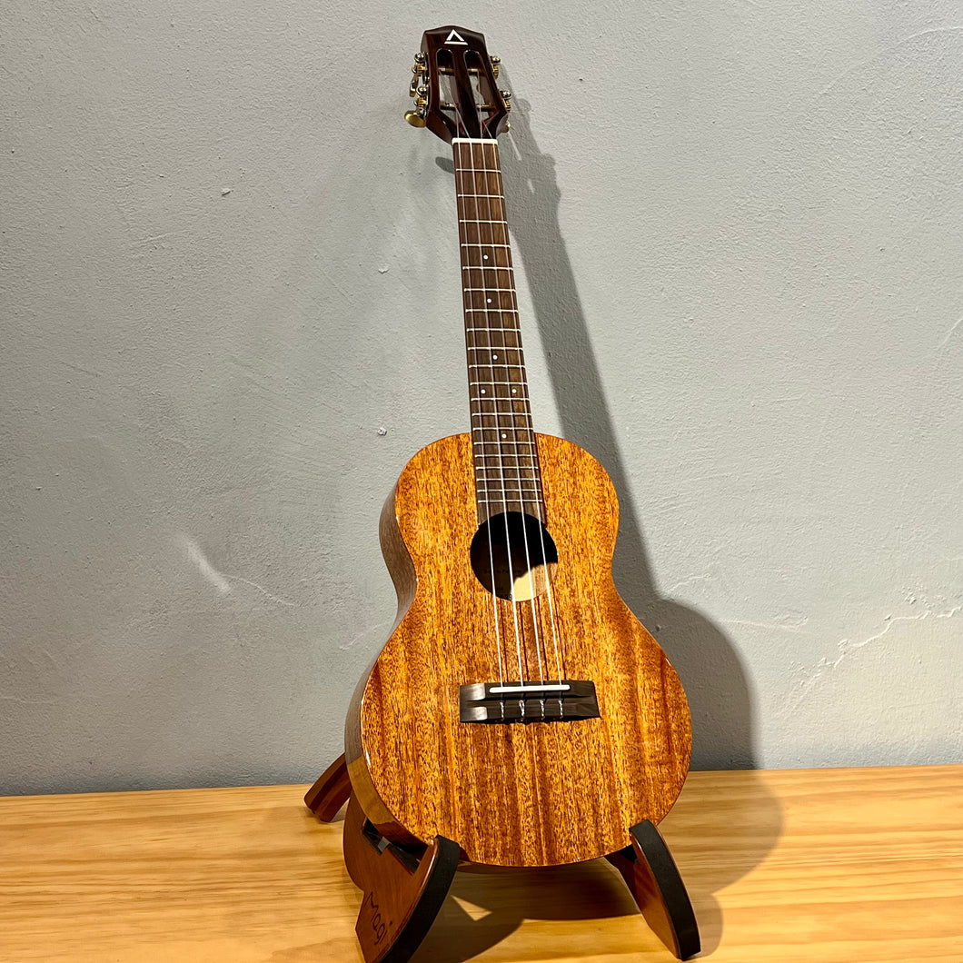 ACE D66 - AA級26吋非洲桃花心全實木Ukulele