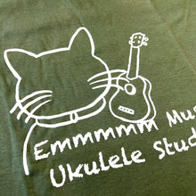 Load image into Gallery viewer, Emmmmm Music 原創 - 喪B大店長 T-shirt 軍緣色 Military Green
