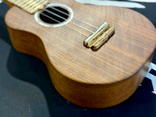 將圖片載入圖庫檢視器 【預售】100% Handmade Oulcraft Walnut / Pale Moon Ebony 23&quot; Concert Ukulele
