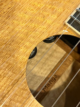 Load image into Gallery viewer, 【預售】L. Luthier Manga Solid Mango Wood w/ pick up 芒果木全實木 26&quot; Ukulele

