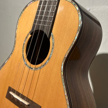 將圖片載入圖庫檢視器 【預售】ACE R65 - 26吋紅松木全實木Ukulele
