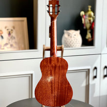 將圖片載入圖庫檢視器 Lankro 26&quot; N1 雲杉木實木 Ukulele
