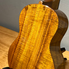 Load image into Gallery viewer, 【預售】日本製 - KIWAYA Strummer Series KPC-1K 23&quot; KOA 夏威夷相思木全實木Ukulele
