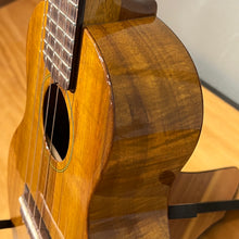 Load image into Gallery viewer, 【預售】日本製 - KIWAYA Strummer Series KPC-1K 23&quot; KOA 夏威夷相思木全實木Ukulele

