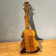 Load image into Gallery viewer, 【預售】日本製 - KIWAYA Strummer Series KPS-1K 21&quot; KOA 夏威夷相思木全實木Ukulele
