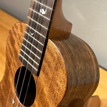 將圖片載入圖庫檢視器 【預售】100% Handmade Oulcraft Walnut 23&quot; Concert Ukulele
