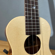 將圖片載入圖庫檢視器 【預售】100% Handmade Oulcraft Engelmann Spruce 23&quot; Concert Ukulele
