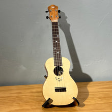 Load image into Gallery viewer, 【預售】100% Handmade Oulcraft Engelmann Spruce 23&quot; Concert Ukulele
