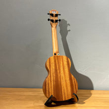 Load image into Gallery viewer, TODO Hula Girl 扶桑花桃花心全實木 23&quot; Ukulele
